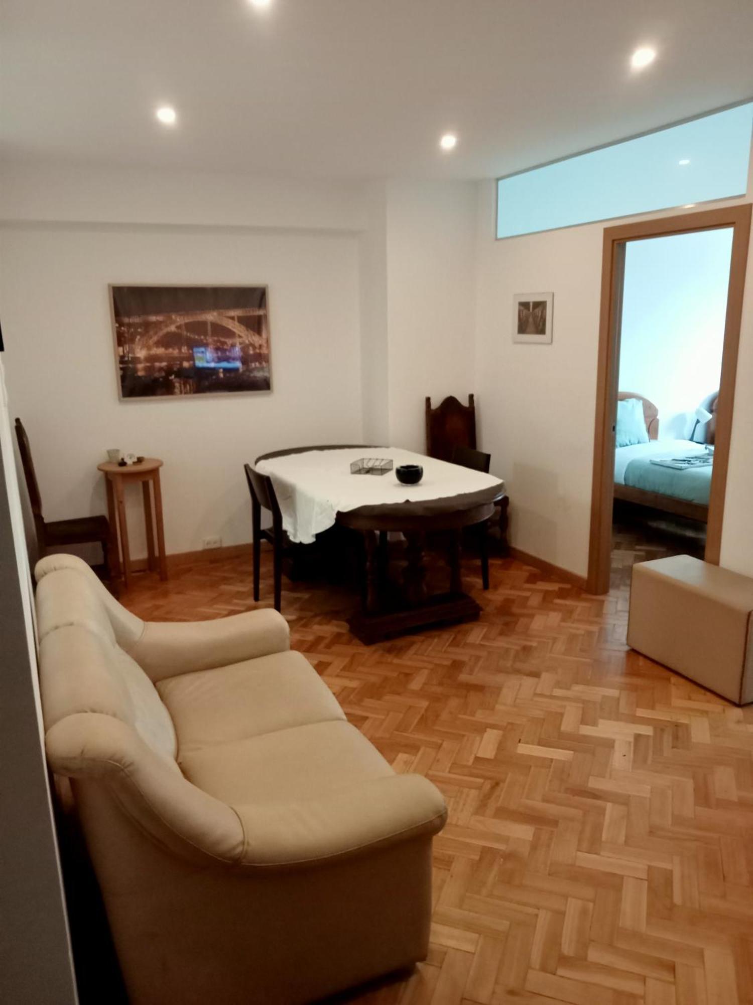 City Center Apartment *